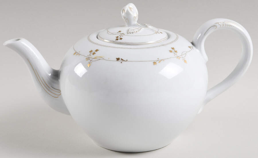 HUT2472 Teapot & Lid by Hutschenreuther-1
