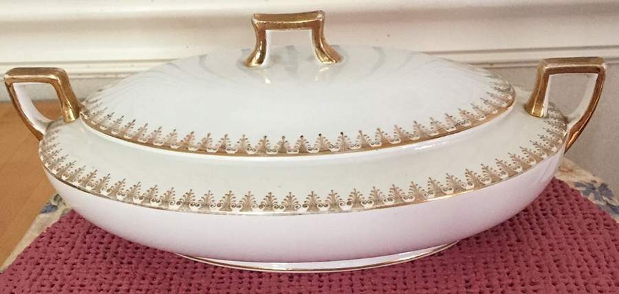 K6101B Oval Covered Vegetable by Homer Laughlin -1