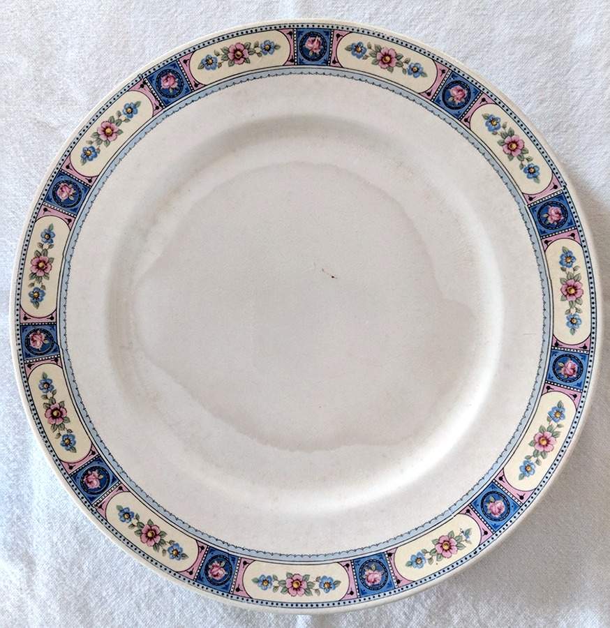 HAR207 Luncheon Plate by Harker-1
