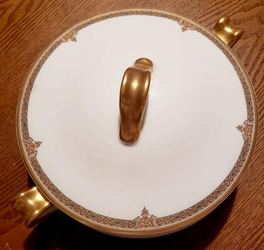 Schleiger 564-1 Round Covered Vegetable by Haviland-1