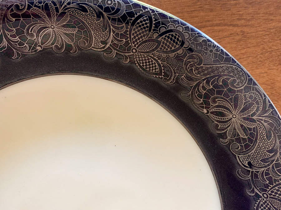 HUT2481 Dinner Plate by Hutschenreuther-1