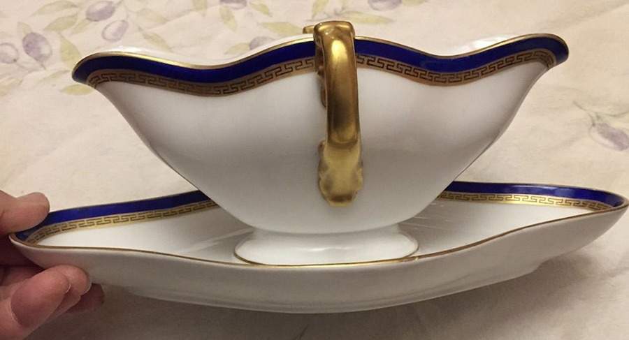 HC1057 Gravy Boat with Attached Underplate by Heinrich - H&C-1
