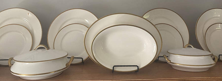E2502 Dinner Plate by Homer Laughlin -1