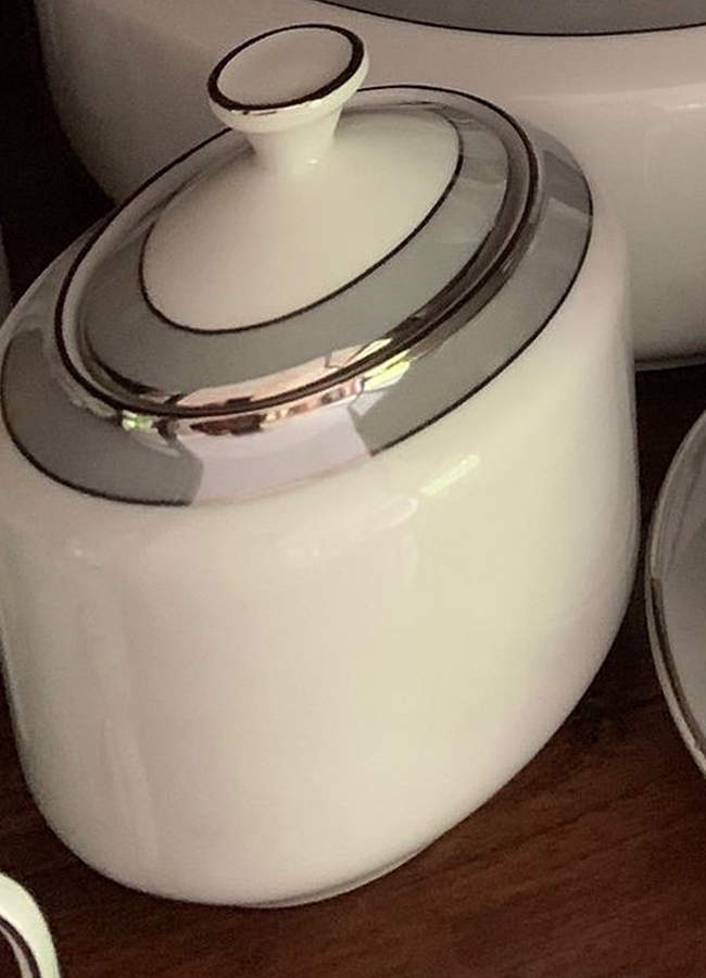 05355 Sugar Bowl & Lid by Hutschenreuther-1