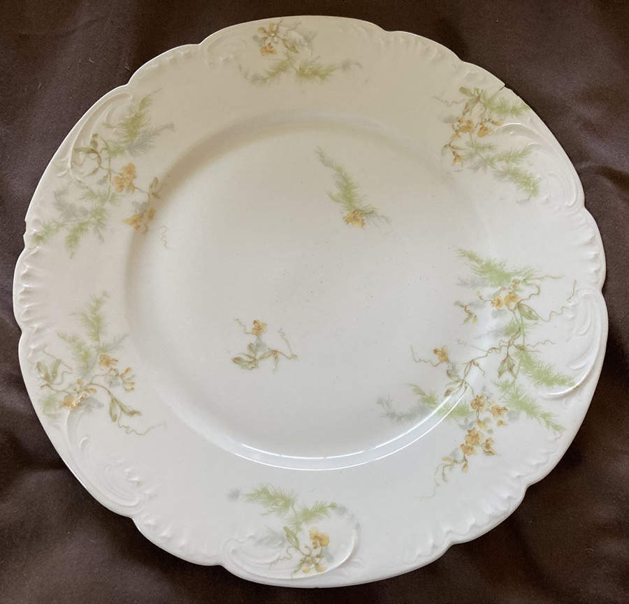 Schleiger 1026-11 Dinner Plate by Haviland-1