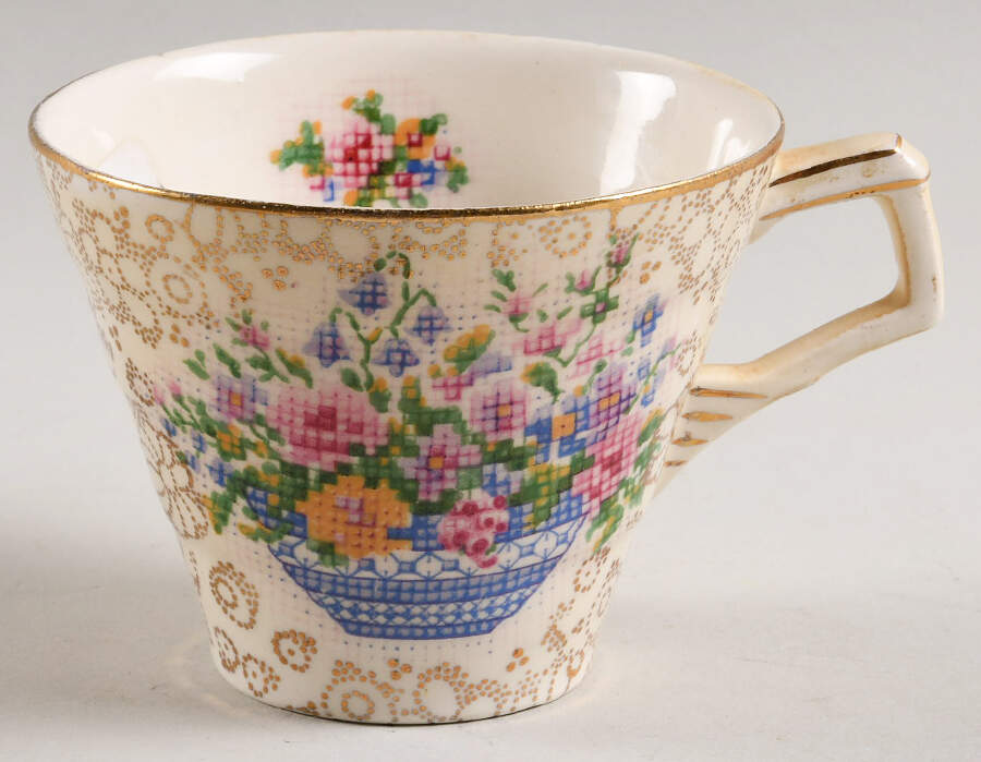 4701 Flat Cup by Hollinshead & Kirkham-1