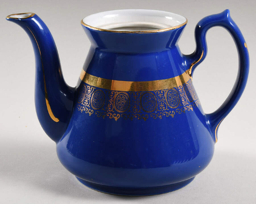 Teapots By Hall (Non-Pattern) Philadelphia Teapot by Hall-1