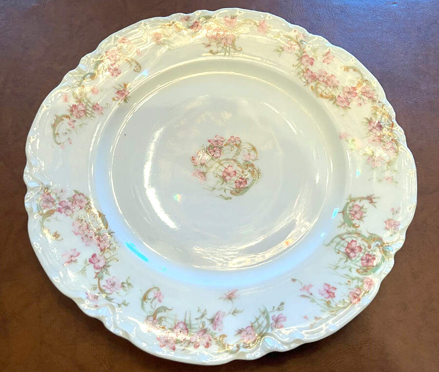 Schleiger 489-3 Dinner Plate by Haviland-1
