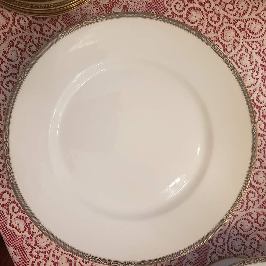 HUT3415 Dinner Plate by Hutschenreuther-1