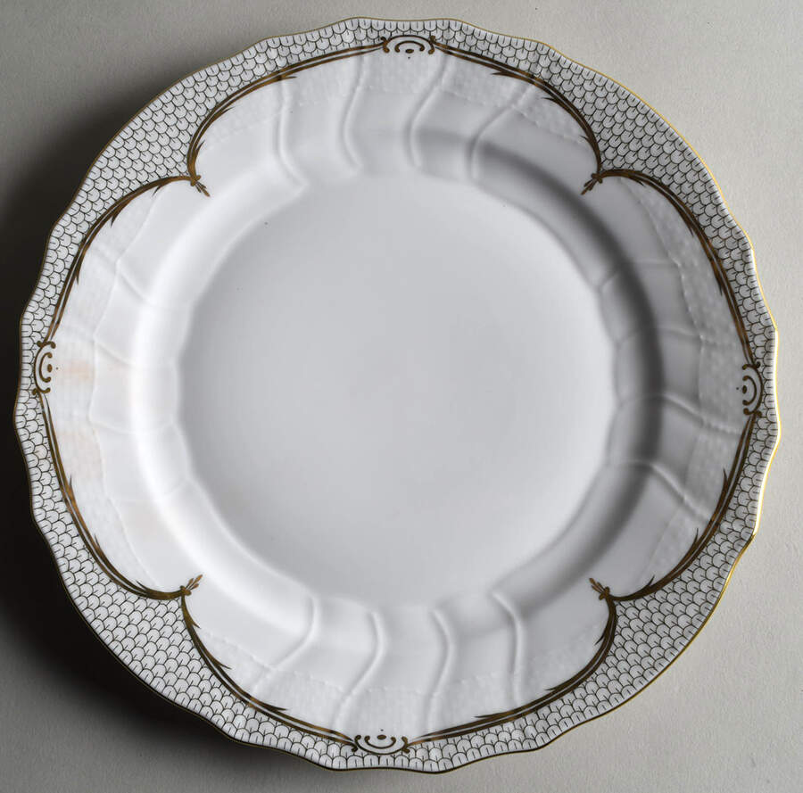 Golden Elegance Dinner Plate by Herend-1