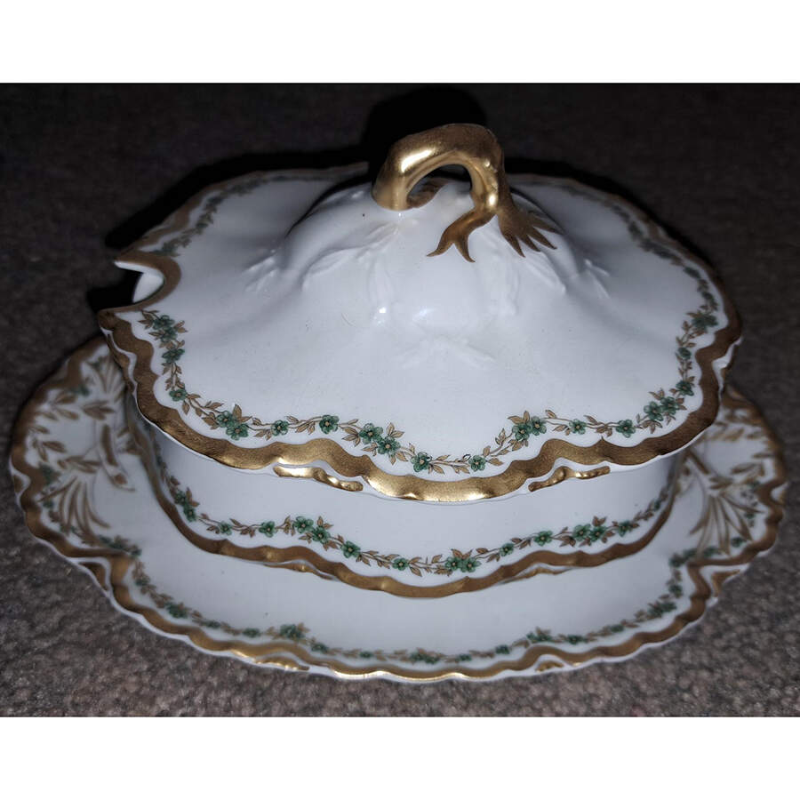21357 Sauce Boat with Attached Underplate & Lid by Haviland-1