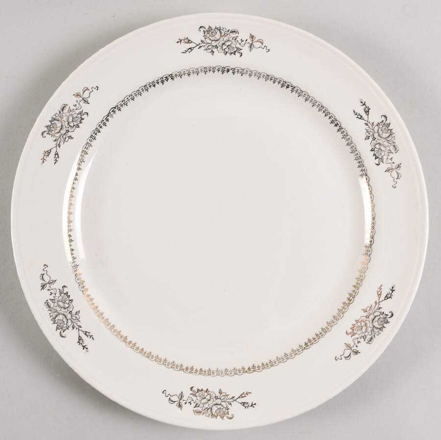 HLC4301 Dinner Plate by Homer Laughlin -1