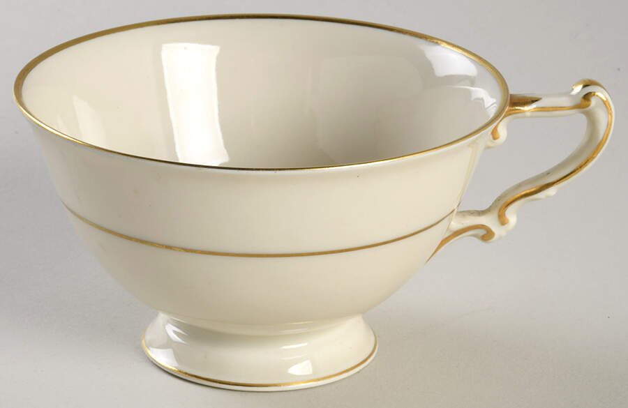 HC1611 Footed Cup by Heinrich - H&C-1