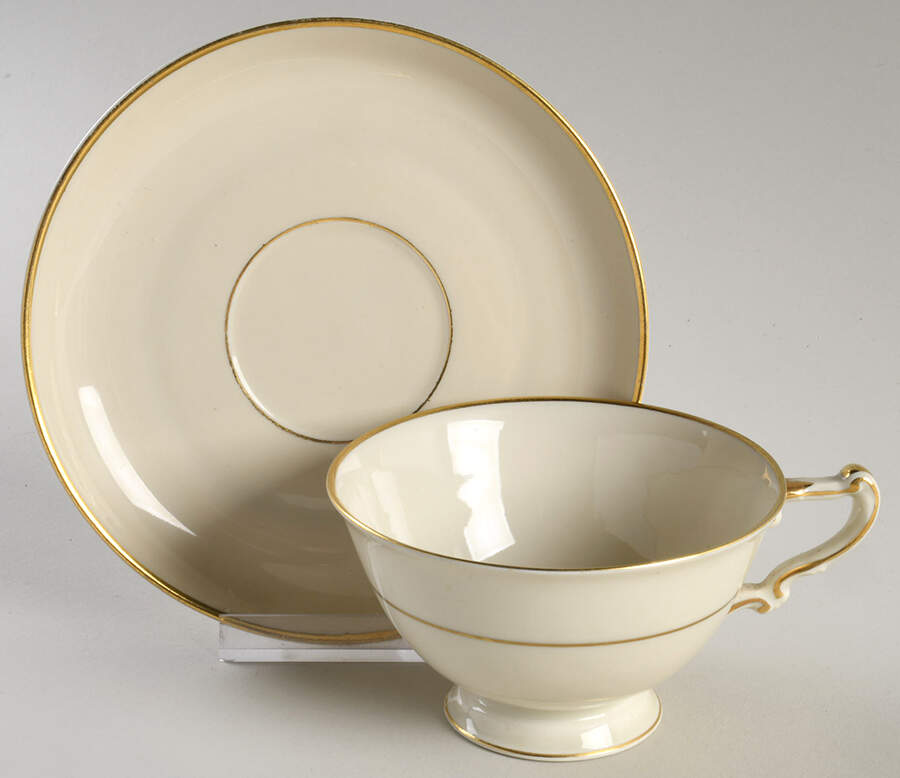 HC1611 Footed Cup & Saucer Set by Heinrich - H&C-1
