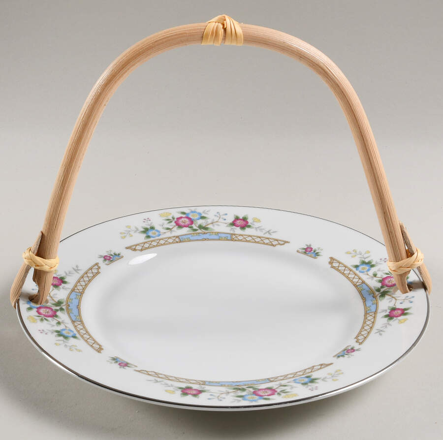 Stratford 5 3/8"-5 5/8" Bamboo Handled Serving Plate  HC by Imoco-1