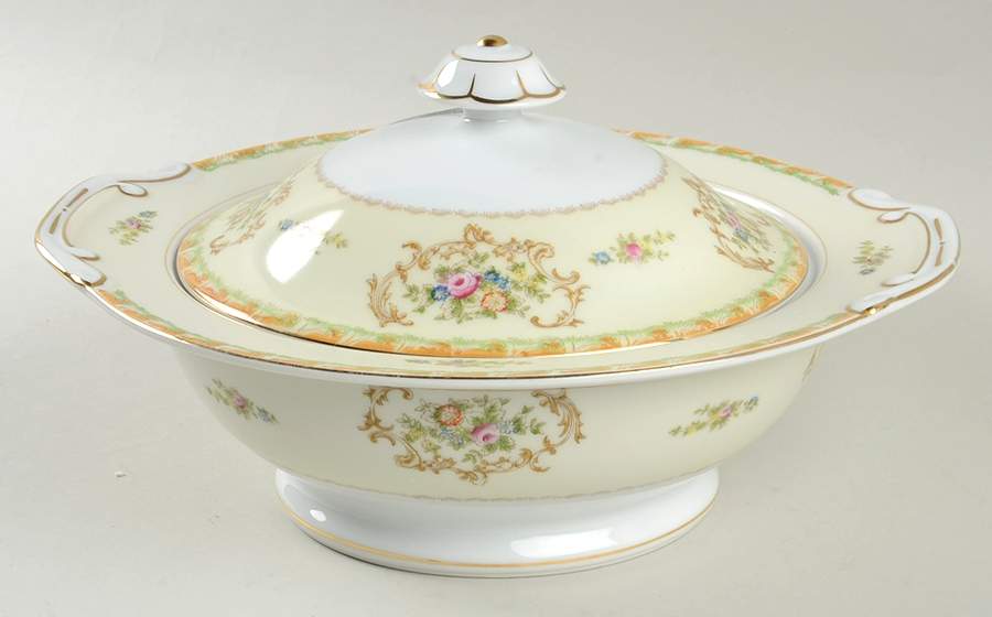 Corina Round Covered Vegetable by Imperial (Japan)-1
