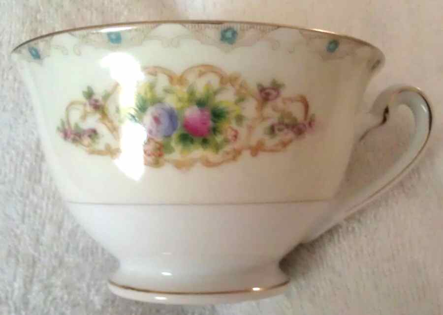 IMP3 Footed Cup by Imperial (Japan)-1