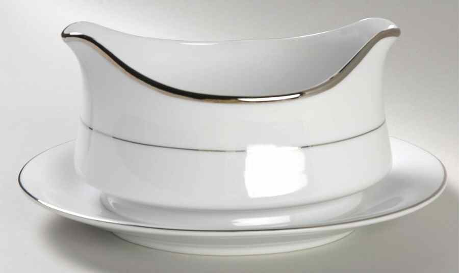 Serenity Gravy Boat with Attached Underplate by Imperial (Japan)-1