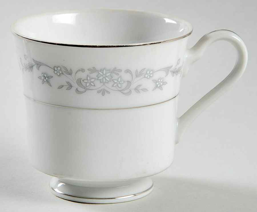 Windsor Footed Cup by Imperial (Japan)-1