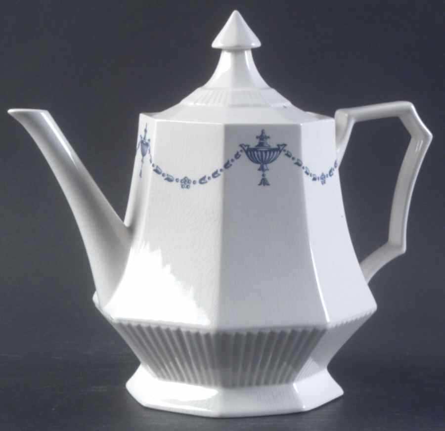 Ash Lawn Teapot & Lid by Independence-1