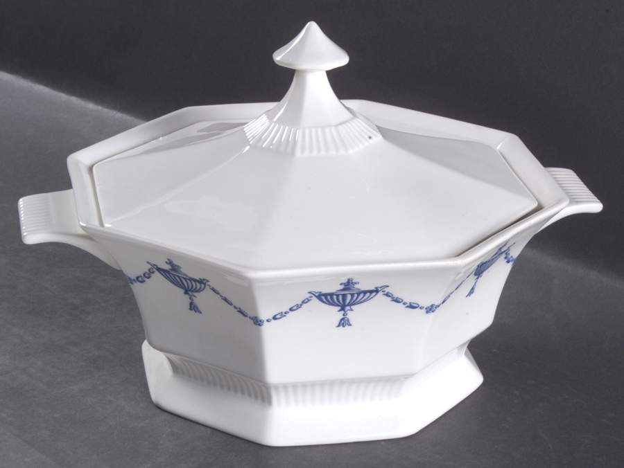 Ash Lawn 1.5 Qt Round Covered Casserole by Independence-1