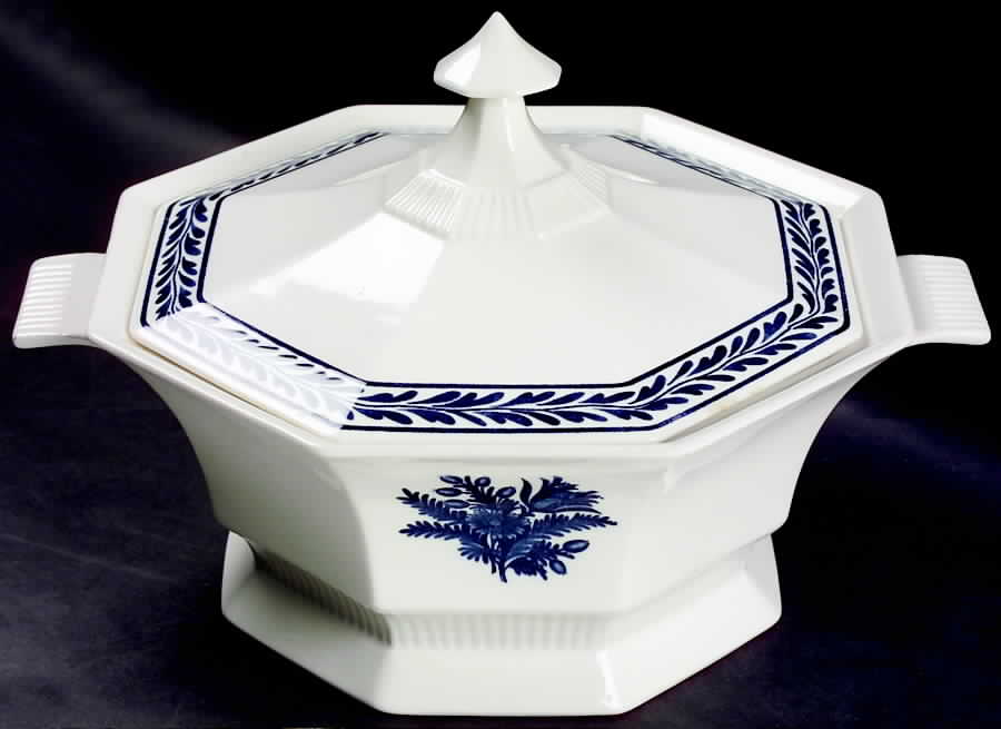 Blue Tulip 1.75 Qt Round Covered Casserole by Independence-1