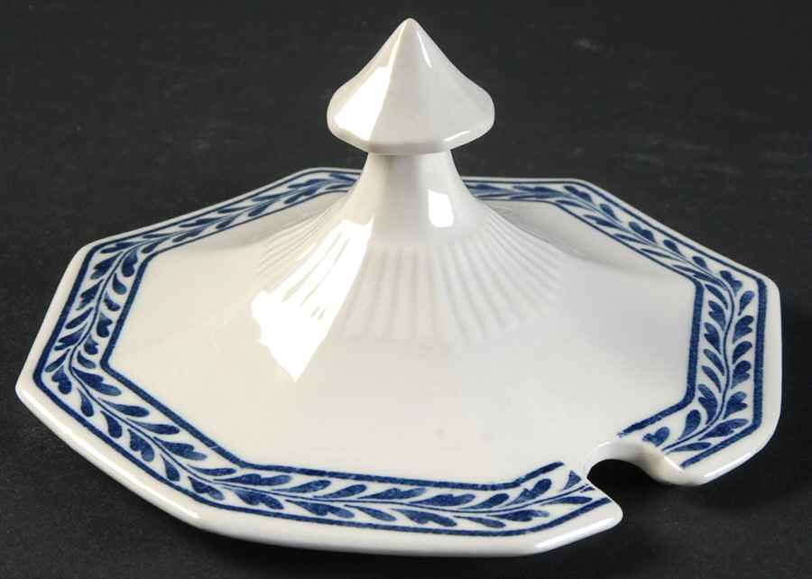 Blue Tulip Lid for Sauce Boat by Independence-1