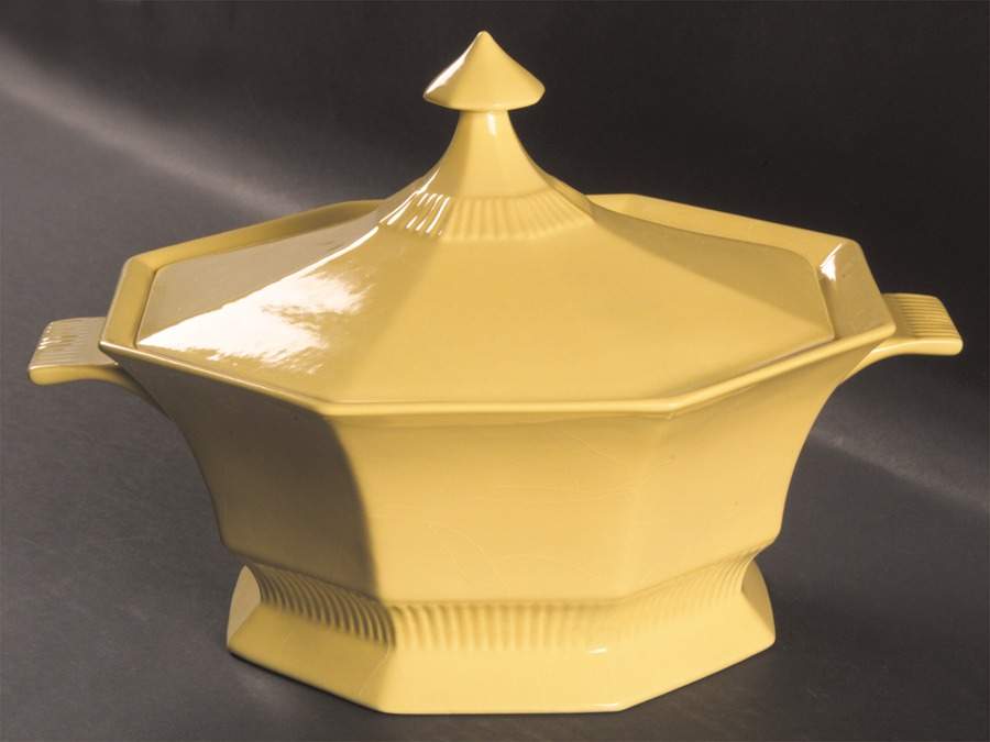 Daffodil  All Yellow 1.5 Qt Round Covered Casserole by Independence-1