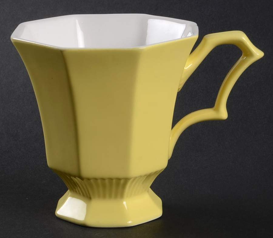 Daffodil  All Yellow Footed Cup by Independence-1