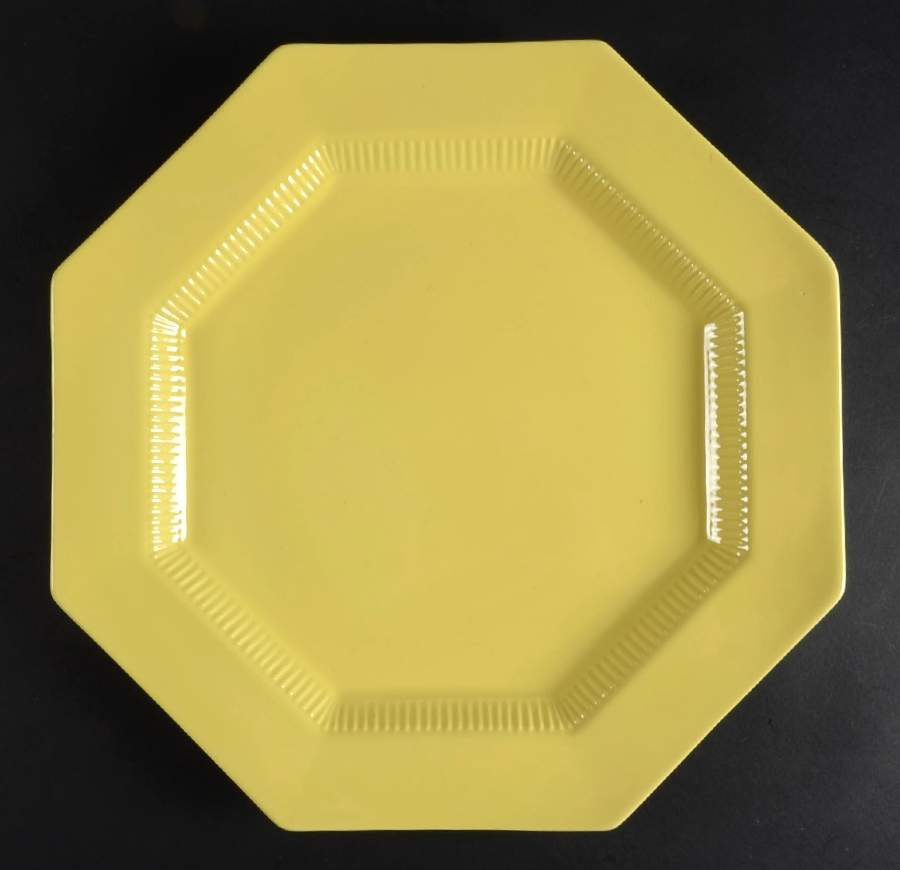 Daffodil  All Yellow 14" Chop Plate (Round Platter) by Independence-1