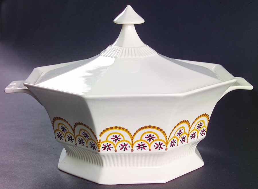 Hickory 1.5 Qt Round Covered Casserole by Independence-1
