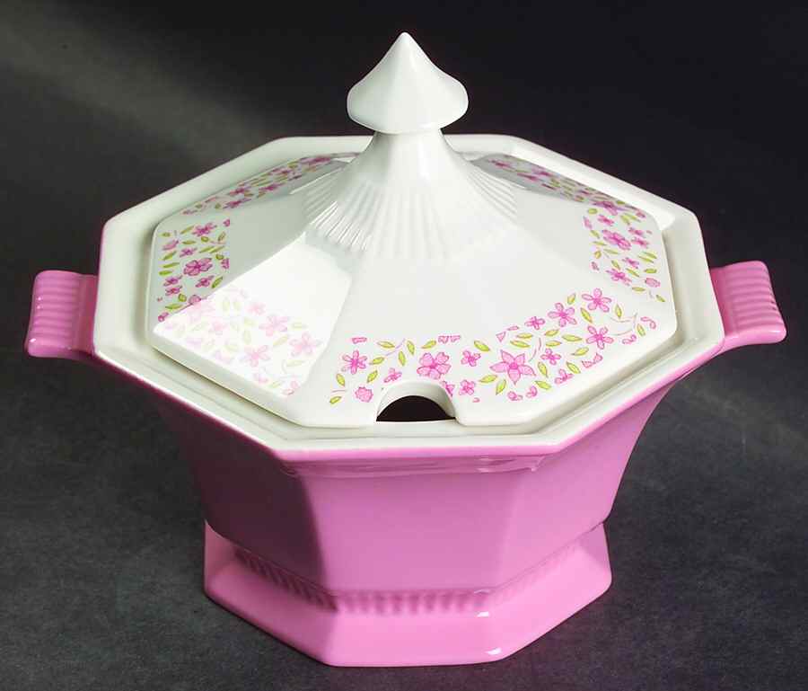 Mary Jane Sauce Boat & Lid by Independence-1