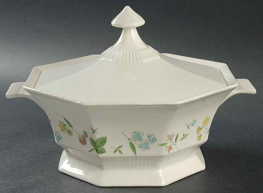Old Orchard Round Covered Vegetable by Independence-1