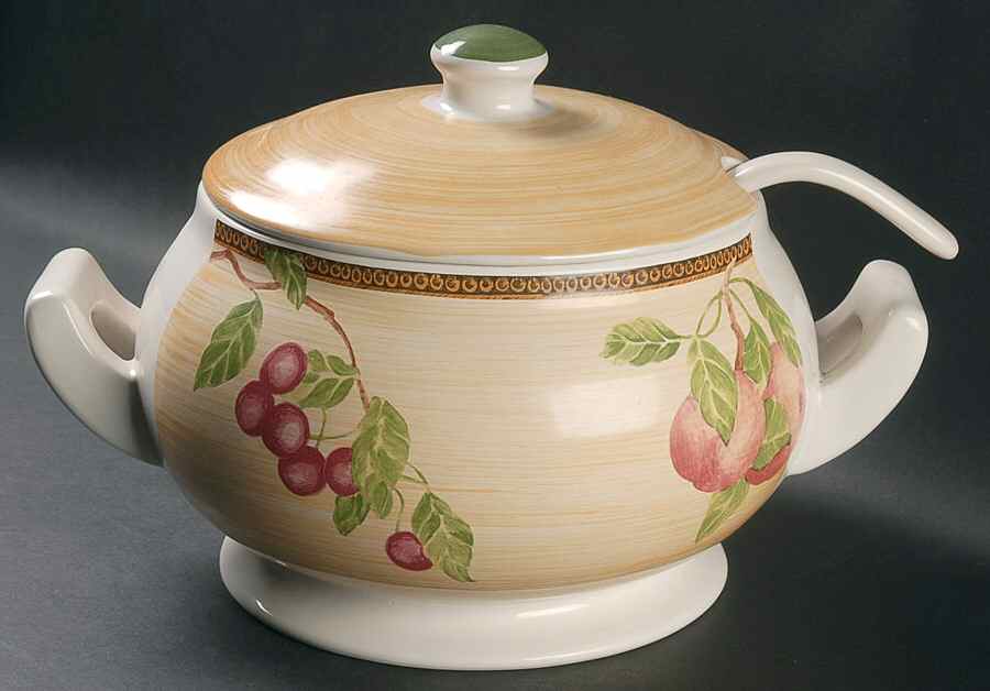 Newbury Tureen & Lid w/Ladle by Interiors (PTS)-1