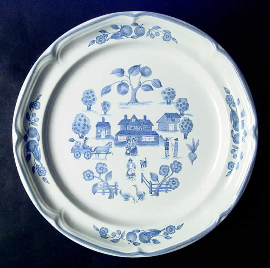 Apple Pie Dinner Plate by International-1