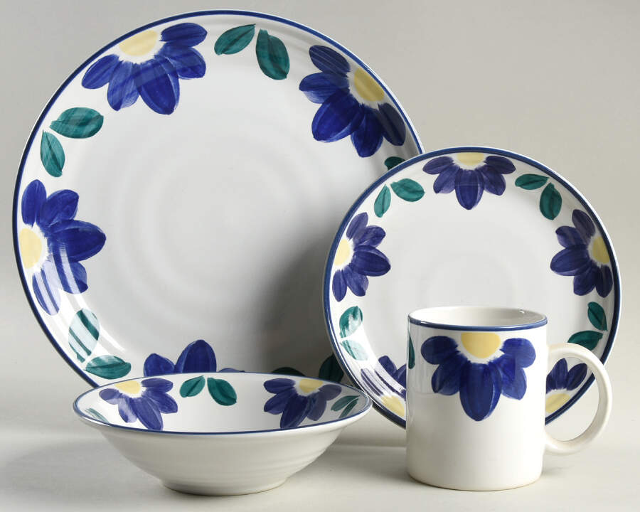 Blue Napoli 4 Piece Place Setting by International-1