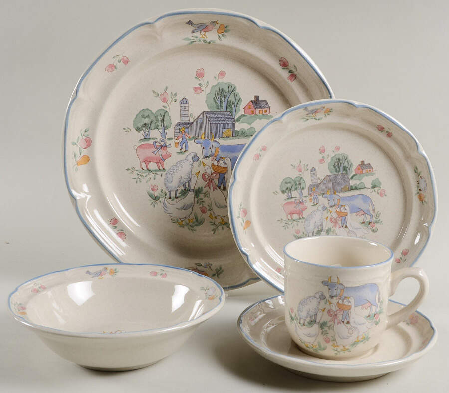 Chit Chat 5 Piece Place Setting by International-1