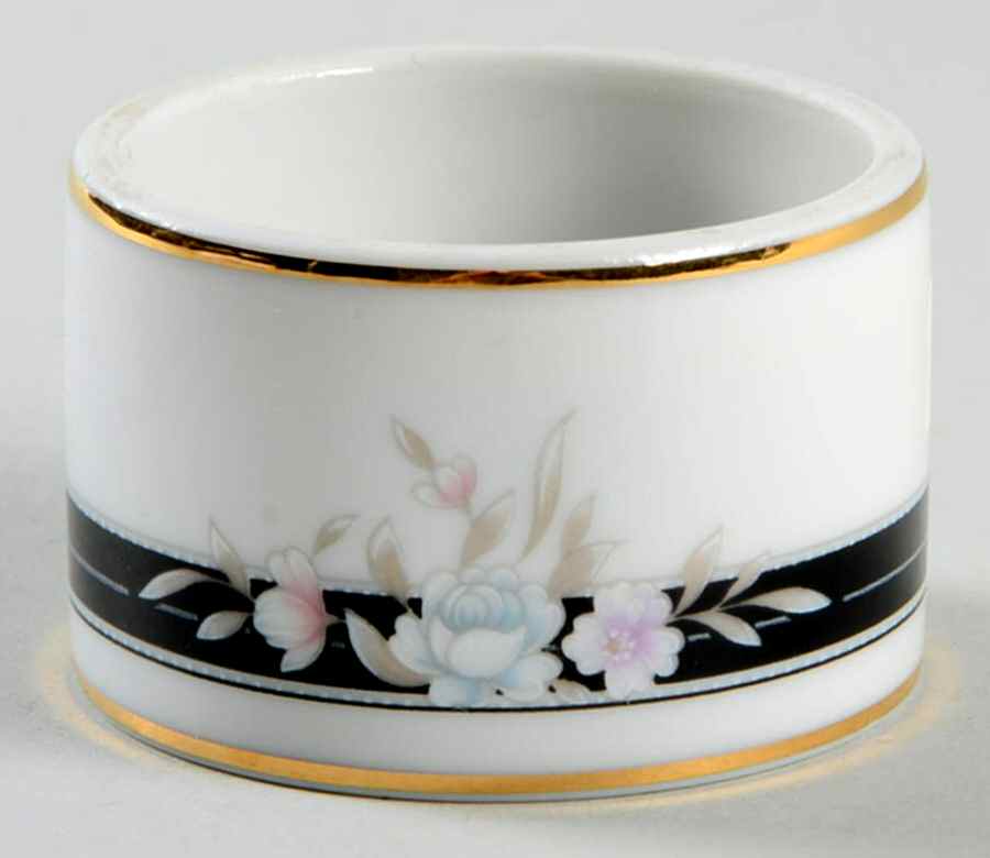 Chelsea Napkin Ring by International-1