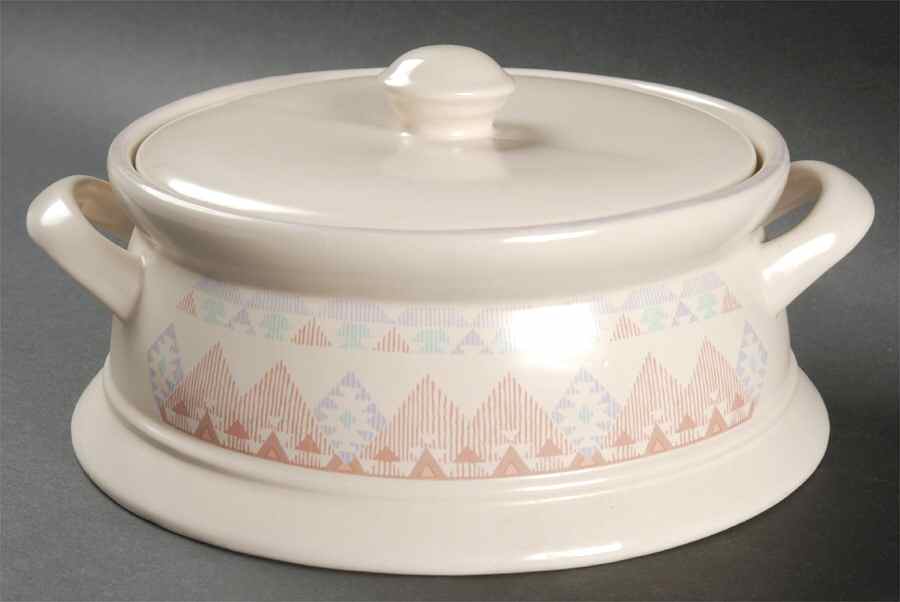 Cimarron Round Covered Vegetable by International-1