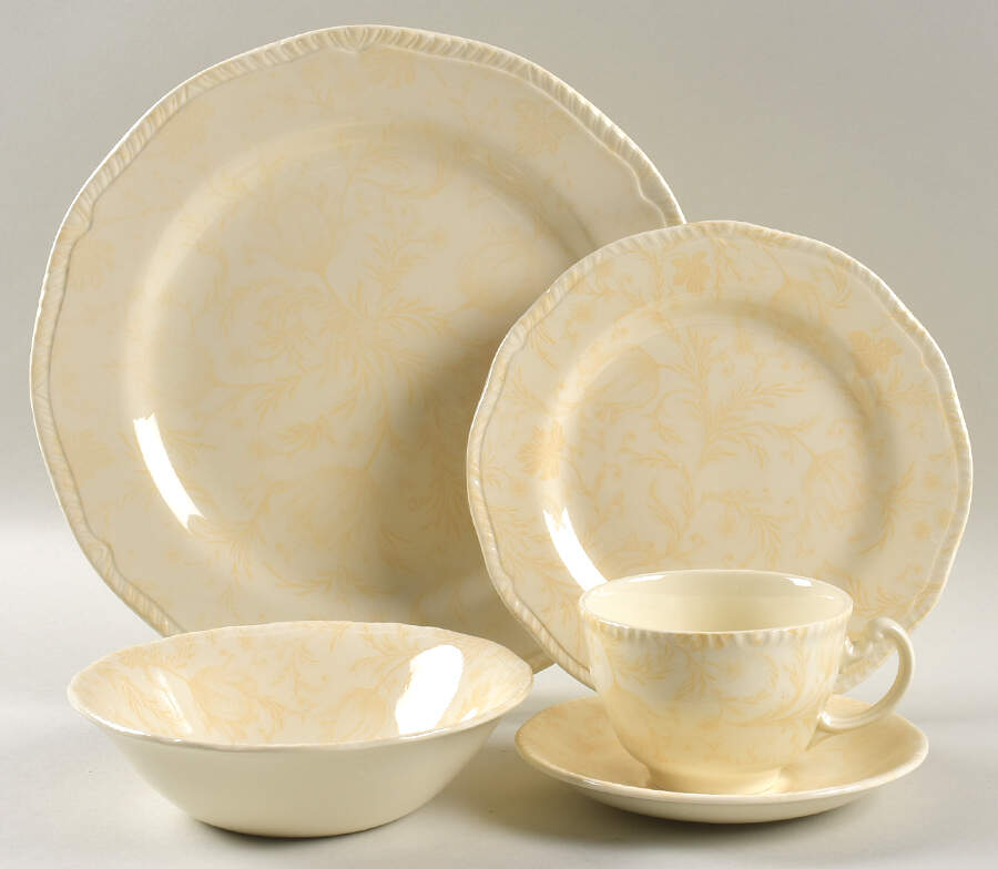 Damask Ivory 5 Piece Place Setting by International-1