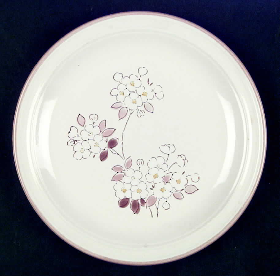 Daphne Dinner Plate by International-1