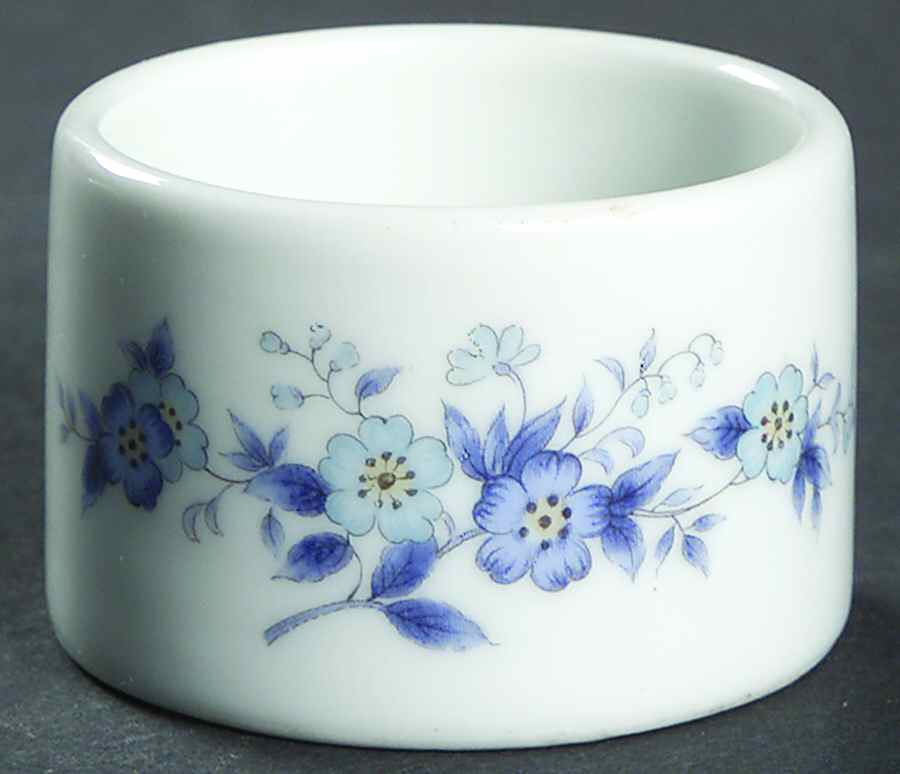 Dawn Napkin Ring by International-1