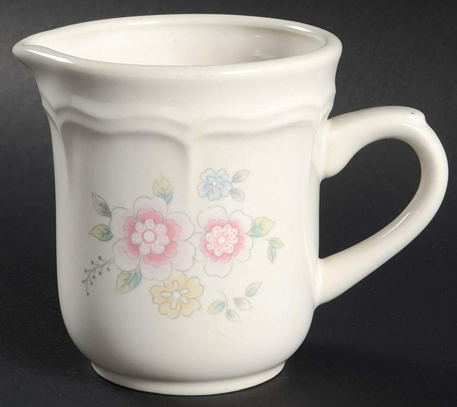 Delightful Creamer by International-1