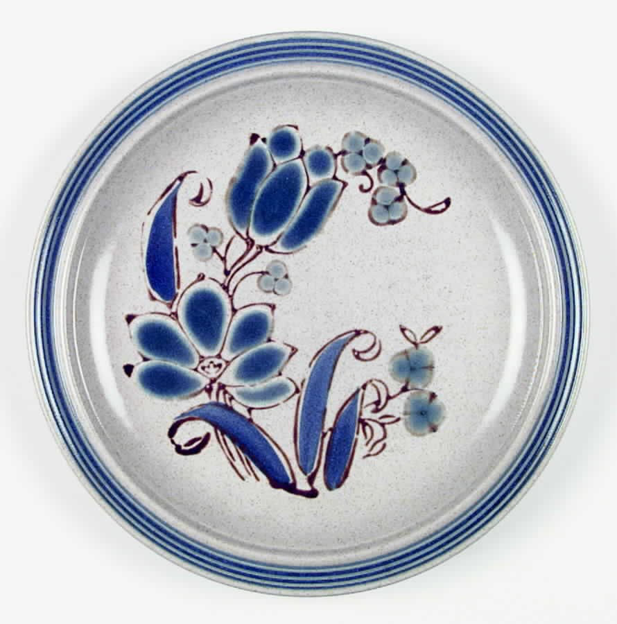 Delphina Dinner Plate by International-1