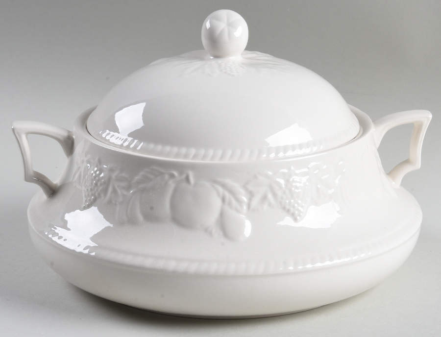 Devonshire Round Covered Vegetable by International-1