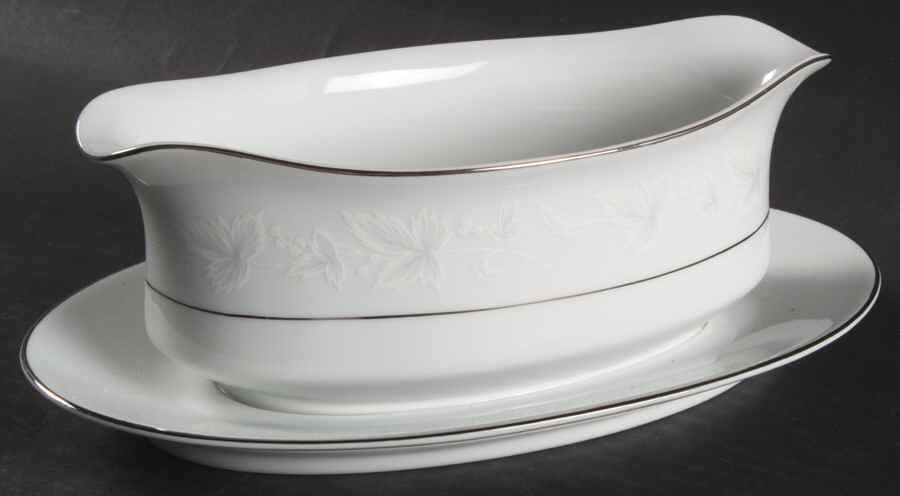 Fascination Gravy Boat with Attached Underplate by International-1