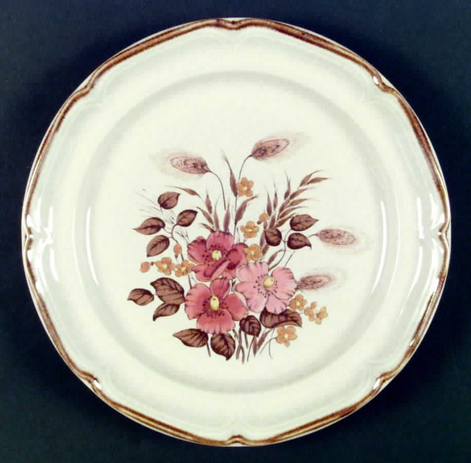 Festive Dinner Plate by International-1