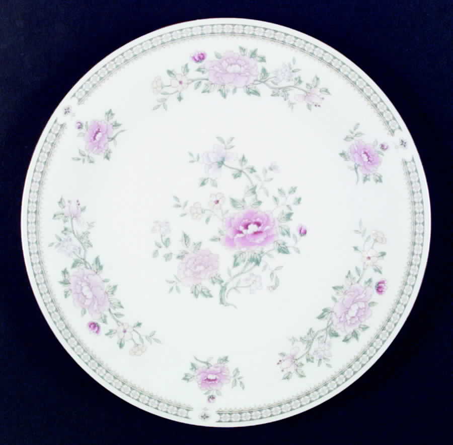 Gardena Dinner Plate by International-1