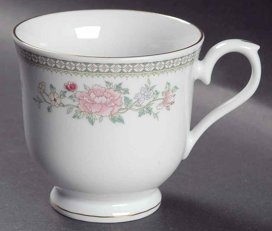 Gardena Footed Cup by International-1