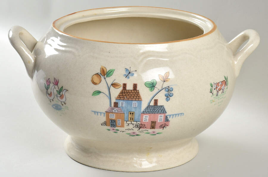 Heartland Tureen No Lid by International-1